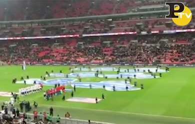 Wayne Rooney lascia nazionale: il saluto dei tifosi | video