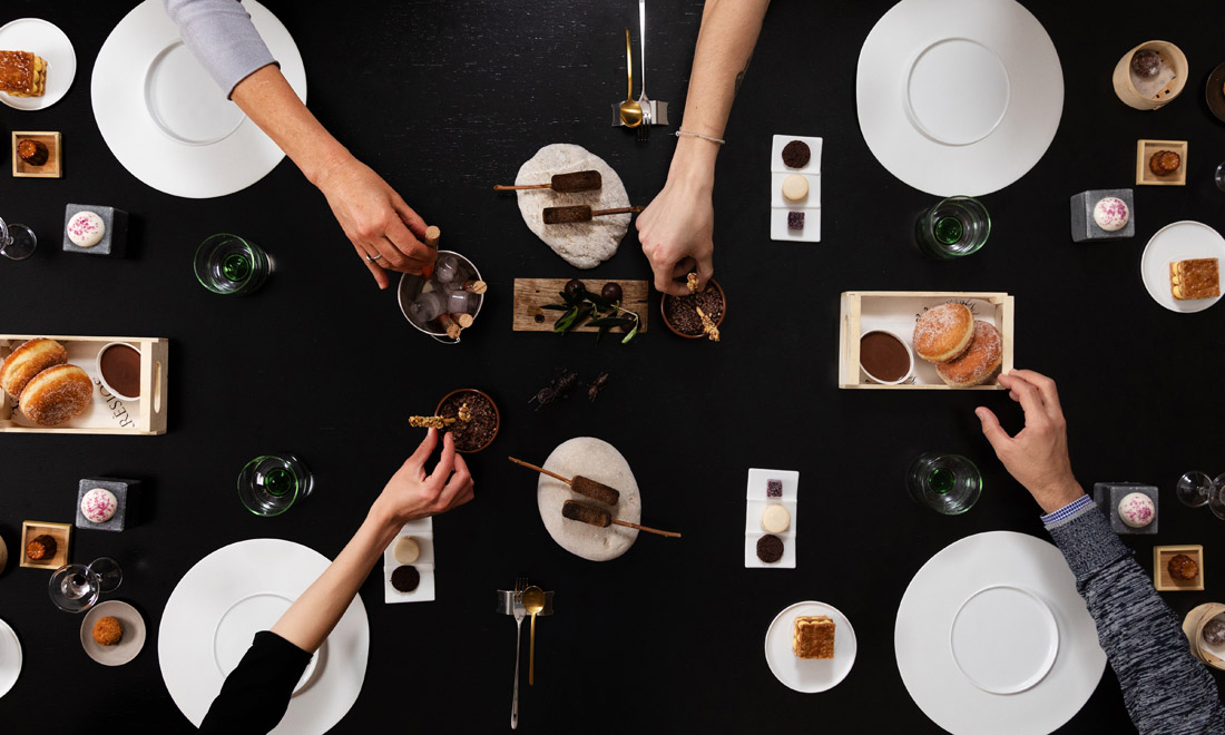 La cuisine non è più nouvelle: ecco la cucina condivisa La cuisine non è più nouvelle: ecco la cucina condivisa