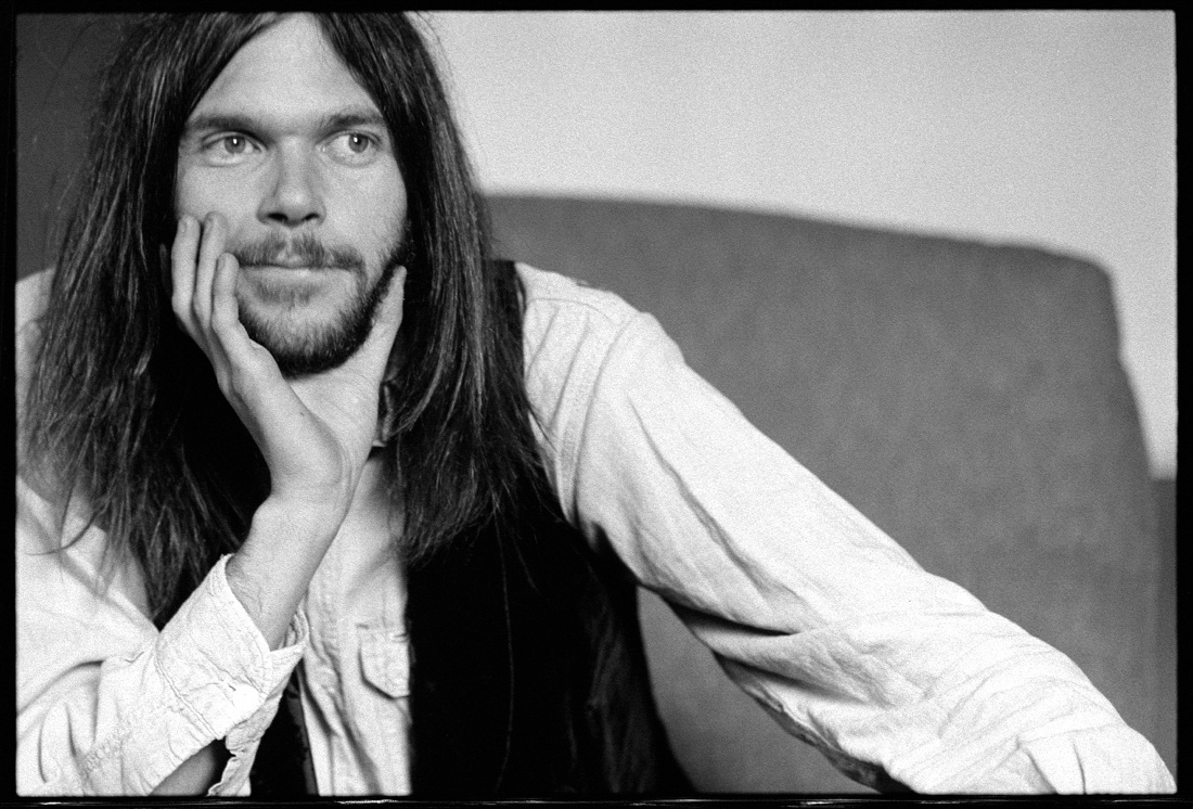Neil Young: il “cavallo pazzo” del rock compie 74 anni