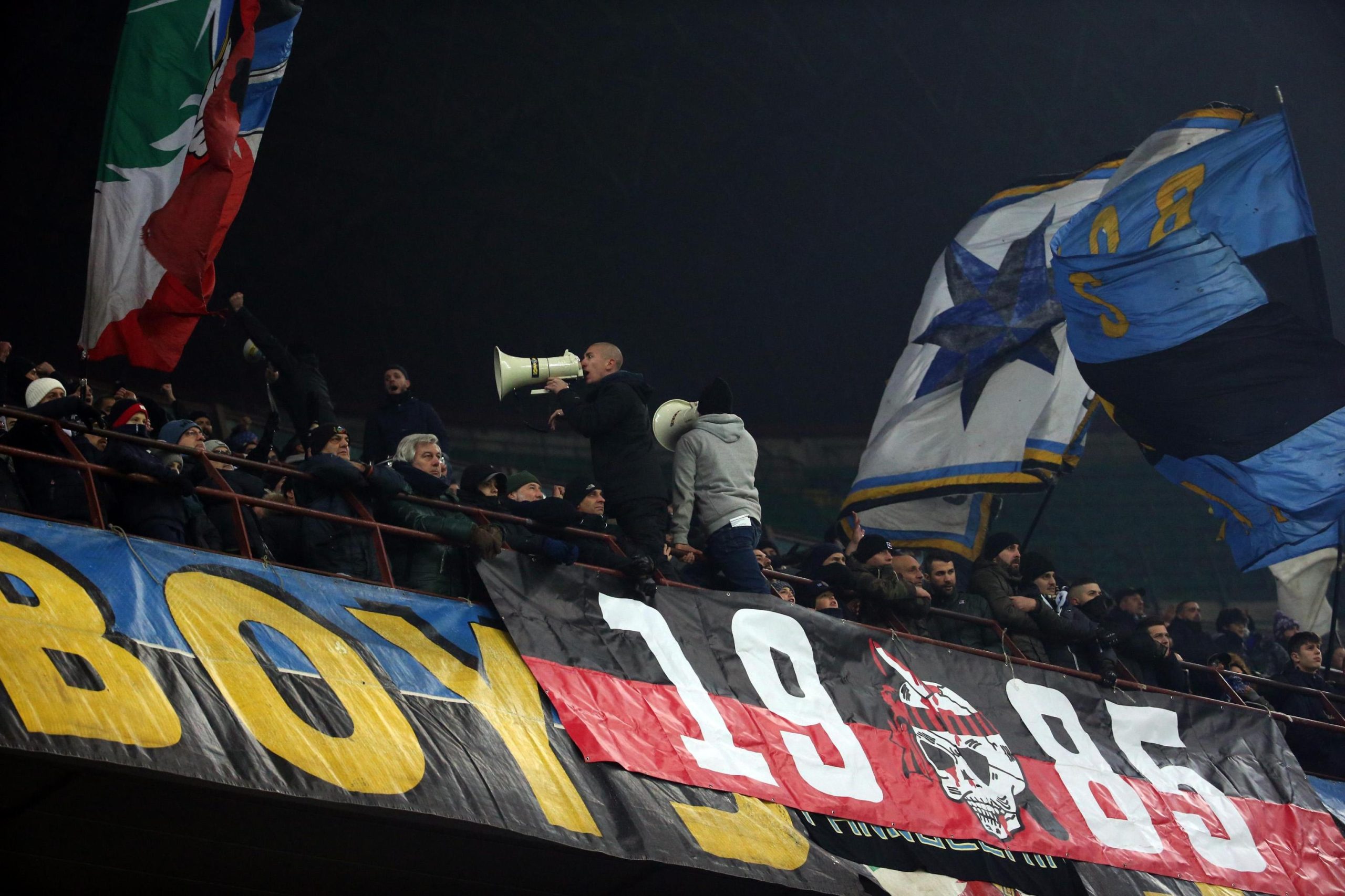 Calcio e violenza: morto il tifoso dell’Inter investito prima di Inter-Napoli
