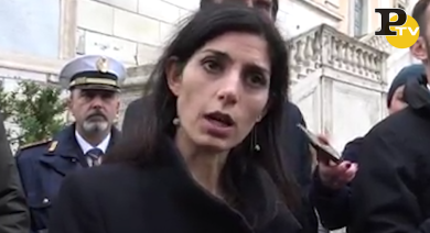 Virginia Raggi: ‘Inaccettabile che Roma sia ostaggio di bus turistici’ | video