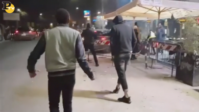 Roma, ubriaco investe con l’auto gente fuori dalla discoteca Qube | video