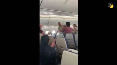 Incontro di boxe sull’aereo