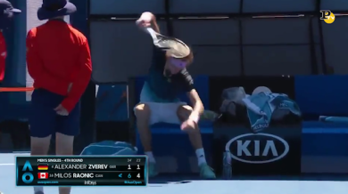 Tennis: Zverev perde e se la prende con la sua racchetta