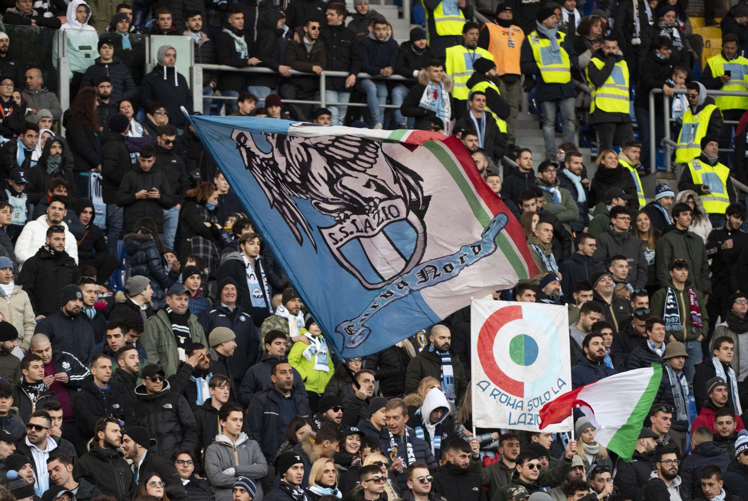 Lazio, cori razzisti e antisemiti dalla Curva Nord (cantati da pochi)