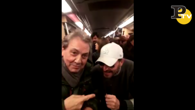 Milano: duetto Tullio De PiscopoTullio-Metroman nella metropolitana | video