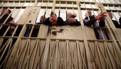 I 600 jihadisti arruolati nelle carceri italiane I 600 jihadisti arruolati nelle carceri italiane