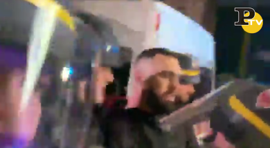 Parigi, l’arresto del leader dei gilet gialli Eric Drouet | video