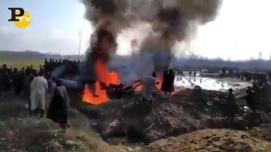 Pakistan: abbattuti due caccia indiani, tensione nel Kashmir