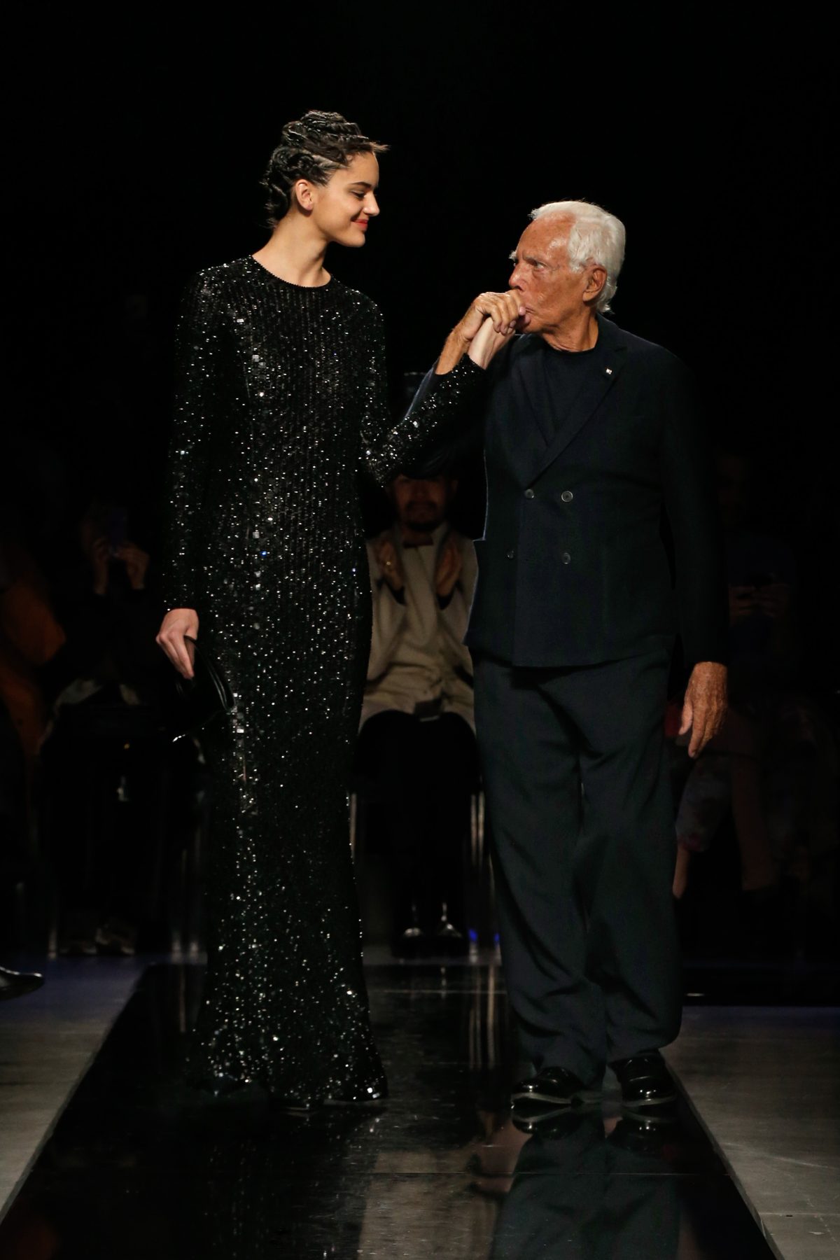 Galleria foto 'Per la MFW, Armani regala una Rapsodia in Blu' - foto 7