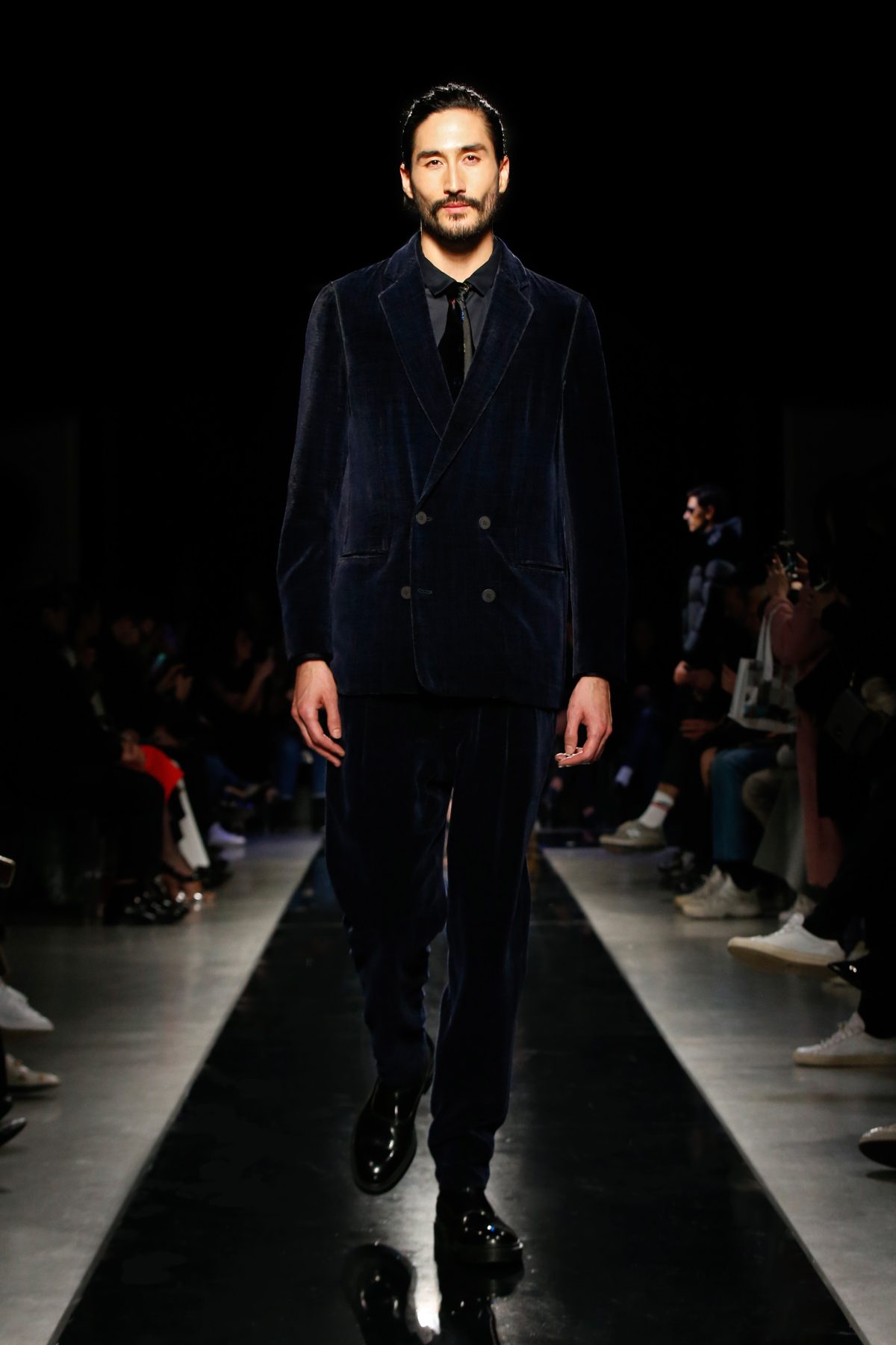 Galleria foto 'Per la MFW, Armani regala una Rapsodia in Blu' - foto 2