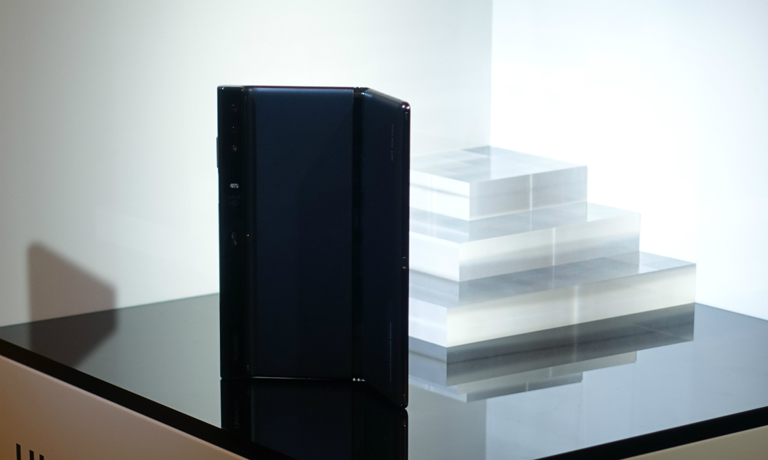 Huawei risponde a Samsung con il Mate X, telefono pieghevole con il 5G Huawei risponde a Samsung con il Mate X, telefono pieghevole con il 5G