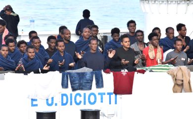 I migranti della Diciotti chiedono i danni allo Stato