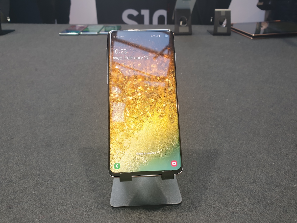Arrivano i Samsung Galaxy S10, S10+ e S10e, con la sorpresa 5G Arrivano i Samsung Galaxy S10, S10+ e S10e, con la sorpresa 5G