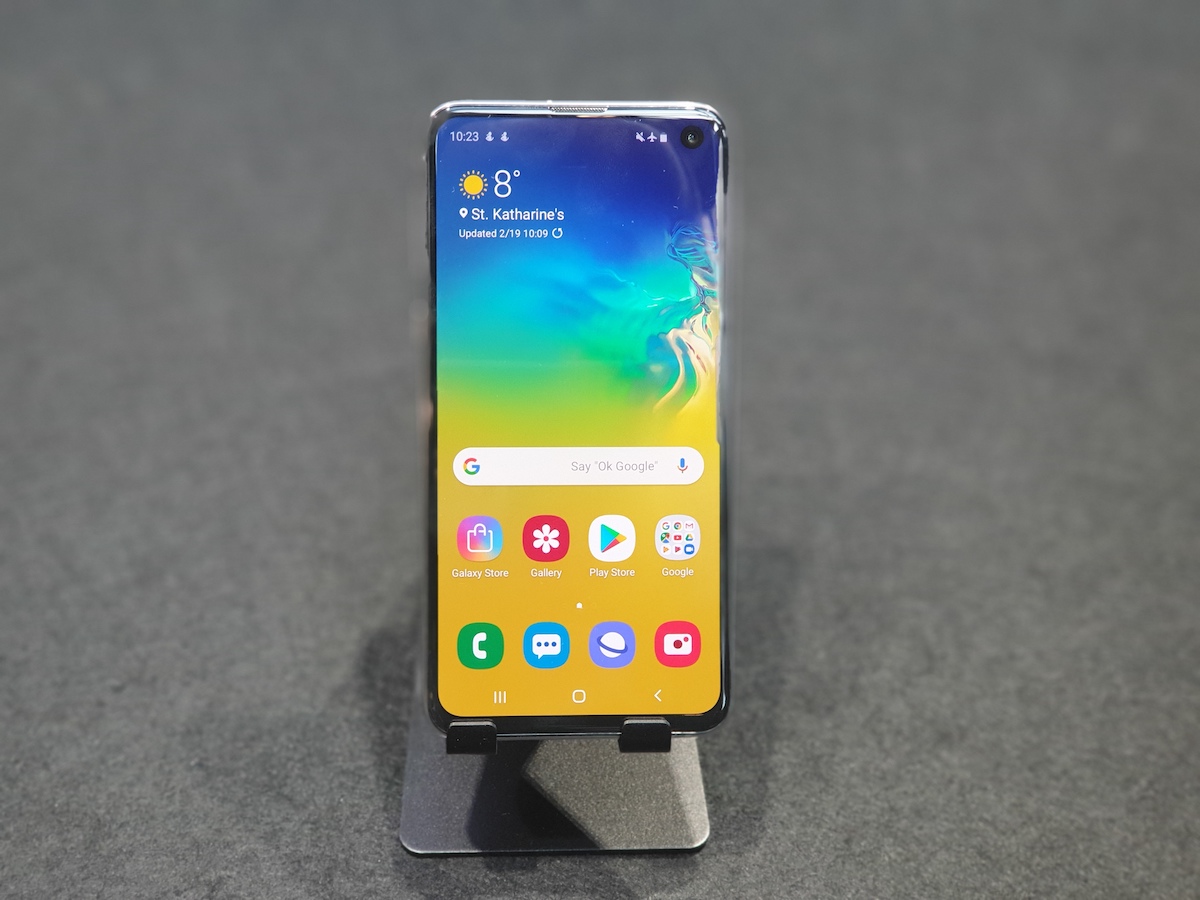 Arrivano i Samsung Galaxy S10, S10+ e S10e, con la sorpresa 5G Arrivano i Samsung Galaxy S10, S10+ e S10e, con la sorpresa 5G