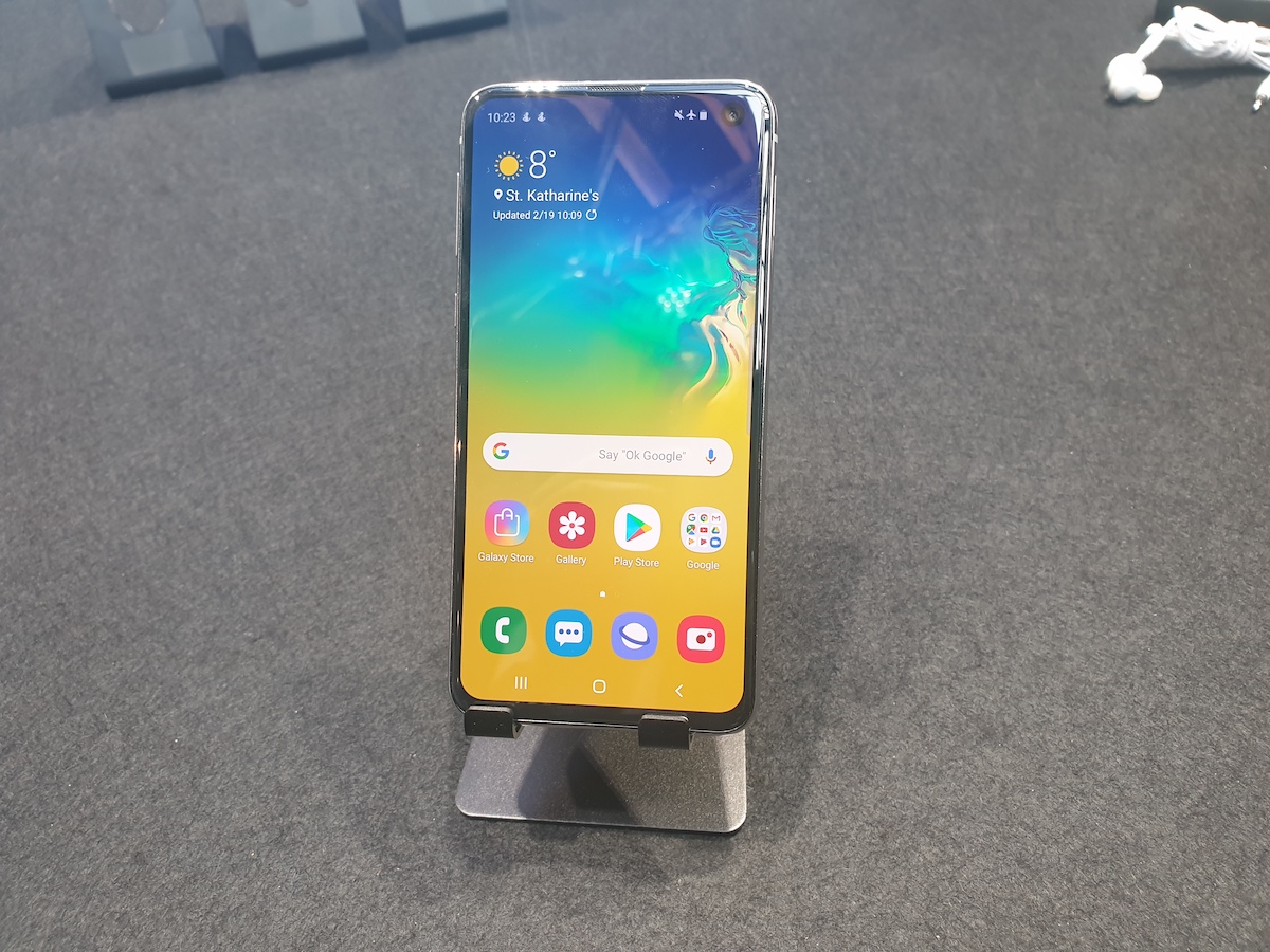 Arrivano i Samsung Galaxy S10, S10+ e S10e, con la sorpresa 5G Arrivano i Samsung Galaxy S10, S10+ e S10e, con la sorpresa 5G