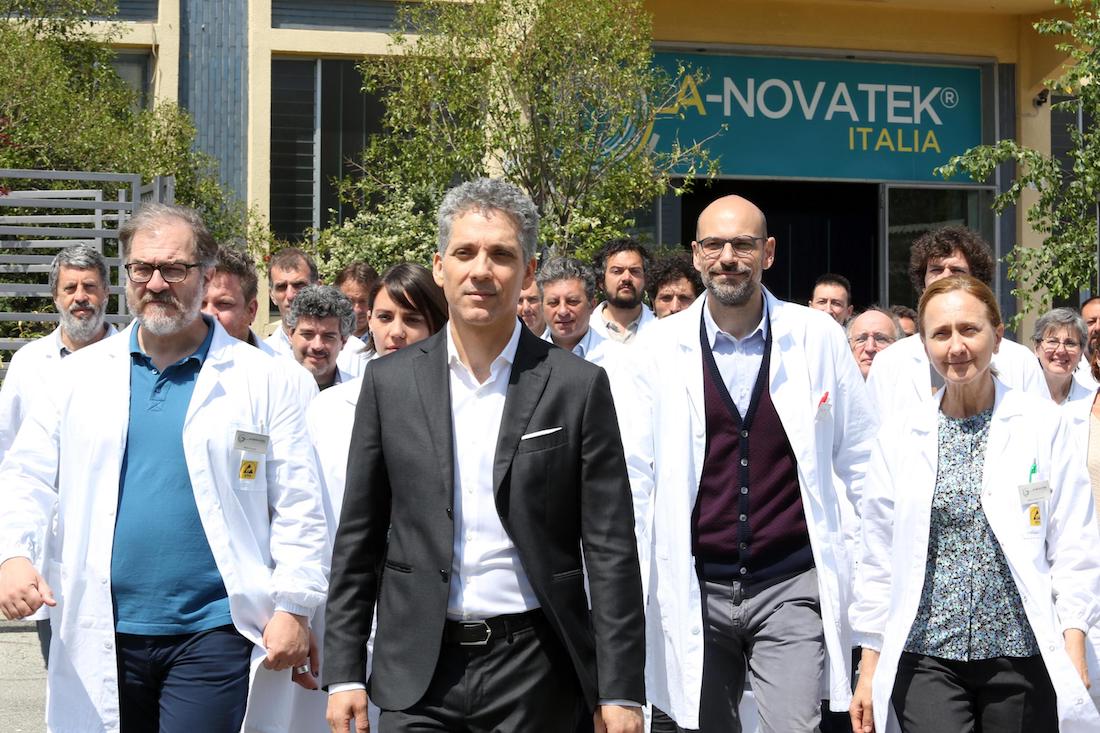 Il mondo sulle spalle: il film tv con Beppe Fiorello Il mondo sulle spalle: il film tv con Beppe Fiorello