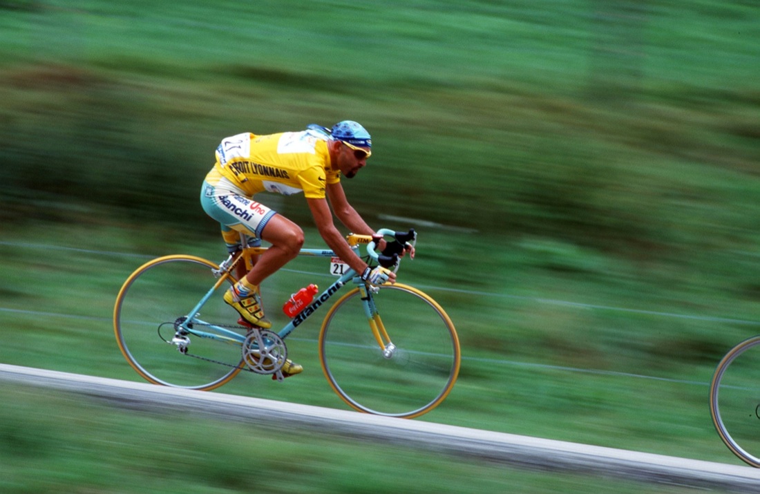 Marco Pantani: 15 anni fa moriva il “Pirata”. La storia e le foto