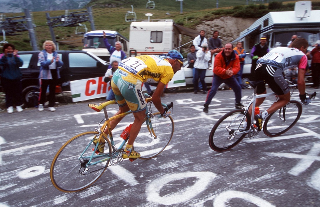 Marco Pantani: 15 anni fa moriva il “Pirata”. La storia e le foto