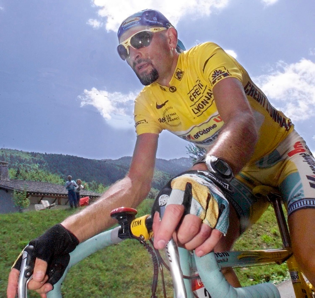 Marco Pantani: 15 anni fa moriva il “Pirata”. La storia e le foto