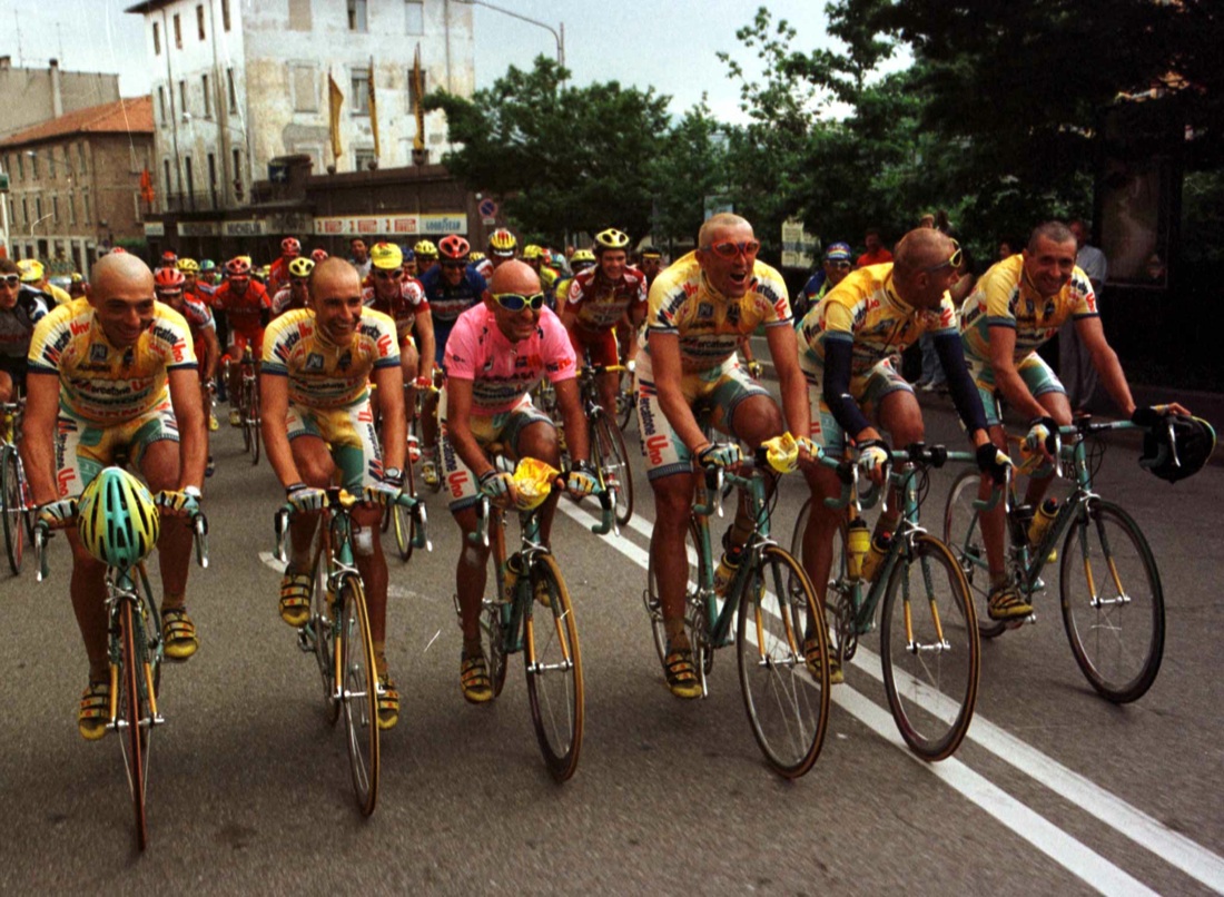 Marco Pantani: 15 anni fa moriva il “Pirata”. La storia e le foto