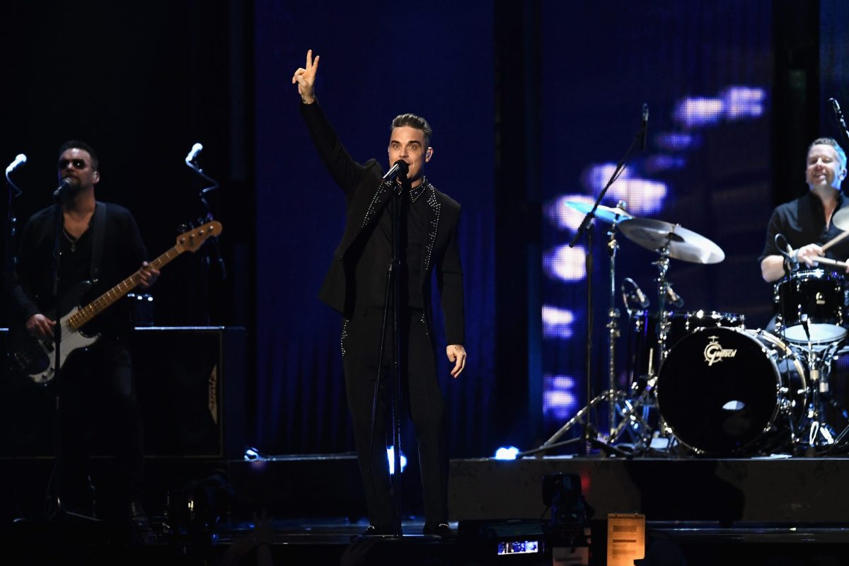 Robbie Williams: l’entertainer del pop compie 45 anni