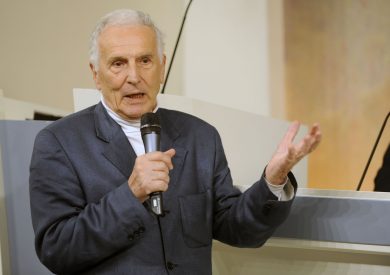 Garattini: “Metà dei farmaci sono inutili”