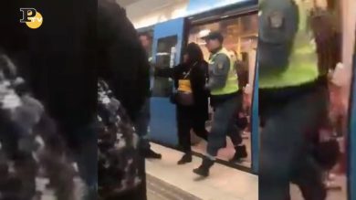 Svezia, donna di colore e incinta subisce violenza dalla Polizia | video