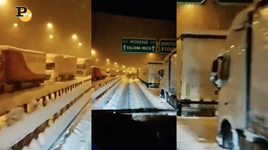 Autostrada del Brennero, traffico bloccato per la neve. 12 km di coda | video