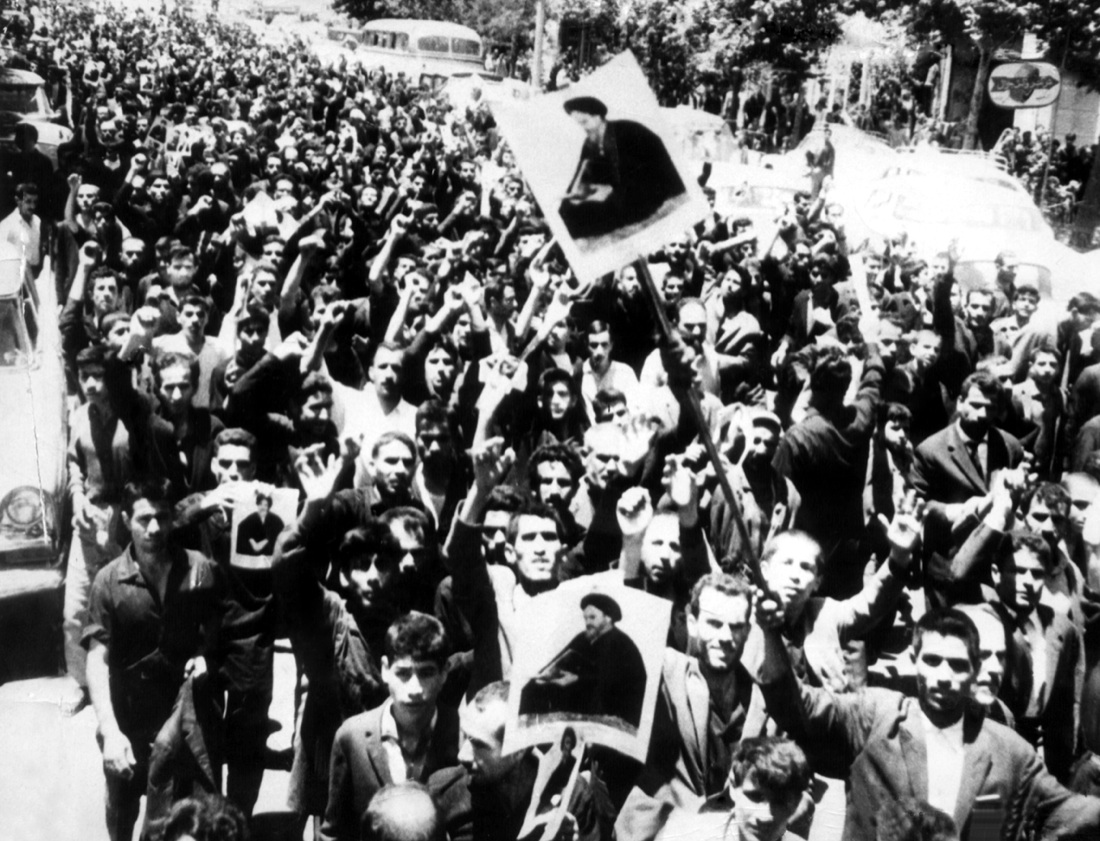 40 anni fa l’ingresso di Khomeini a Teheran: storia e foto