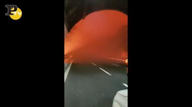 Genova, incendio a Cogoleto: chiusa la A10