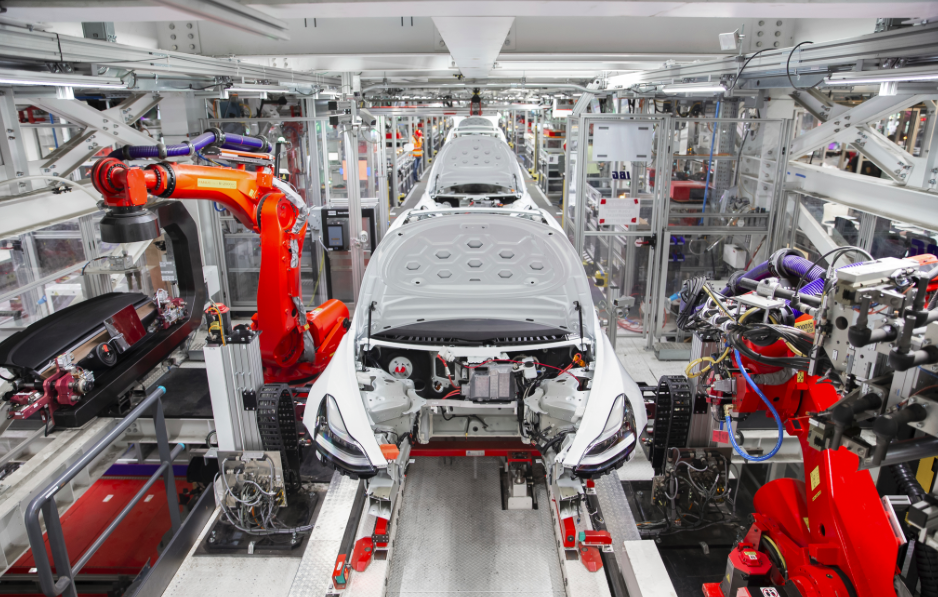 Auto elettriche, ecco come nasce una Tesla Auto elettriche, ecco come nasce una Tesla