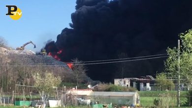 Incendio alla discarica di Mariano Comense
