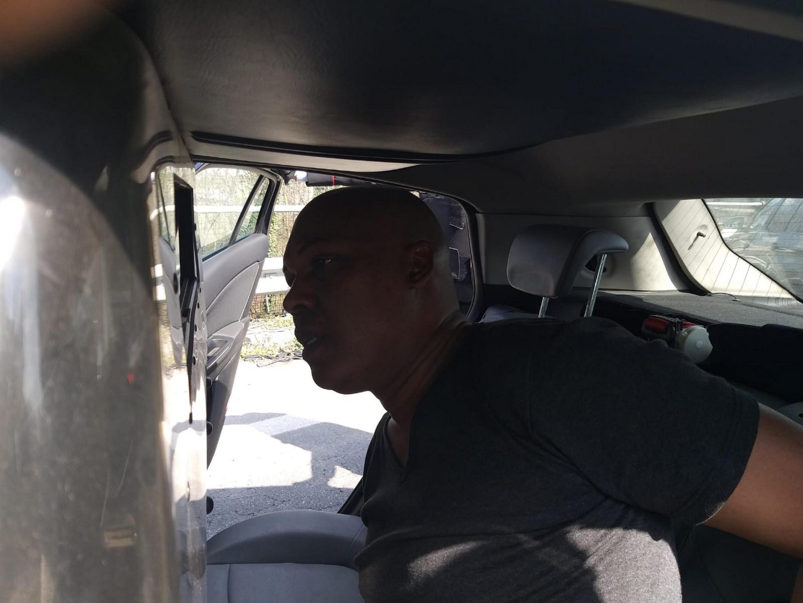 Il pullman bruciato da Sy, senegalese, la “risorsa” perfetta