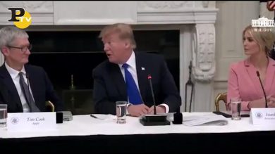 La gaffe di Donald Trump: sbaglia il nome del Ceo di Apple