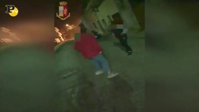 Manduria, l’aggressione della baby gang al pensionato poi ucciso | video