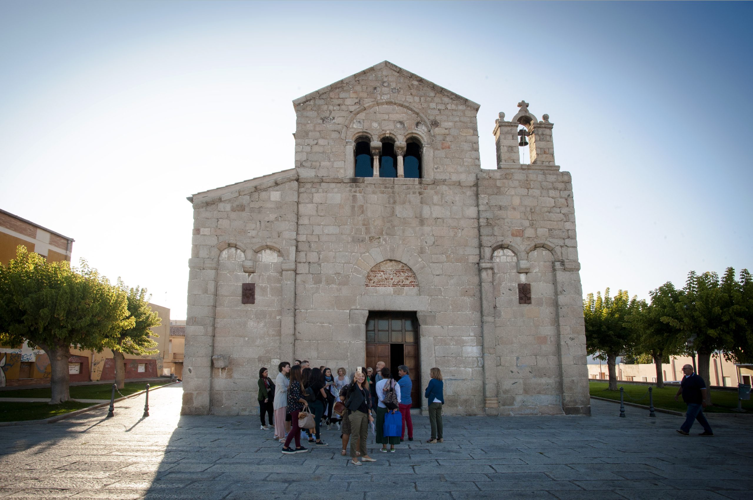 Chiese chiuse in attesa di miracolo Chiese chiuse in attesa di miracolo