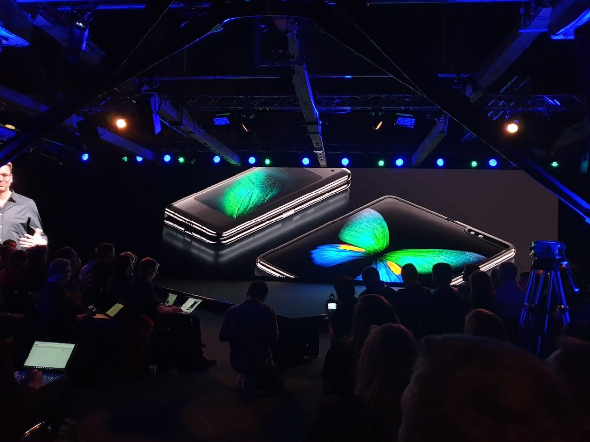 Galaxy Fold, perché è stato rimandato