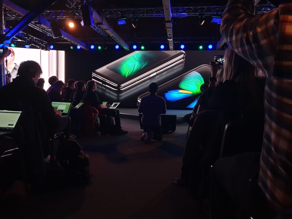 Galaxy Fold, perché è stato rimandato