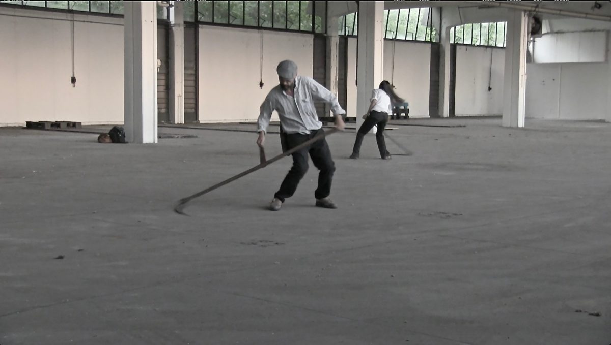 Galleria foto 'Chi ha spaccato i piatti Fornasetti? Intervista all’artista Carlo Dell’Acqua' - foto 15