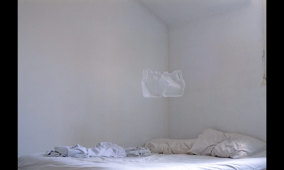 Galleria foto 'Chi ha spaccato i piatti Fornasetti? Intervista all’artista Carlo Dell’Acqua' - foto 6