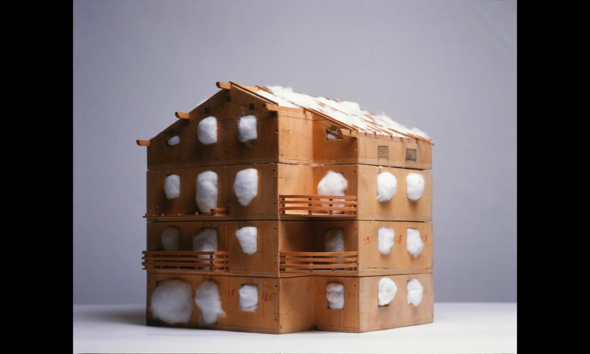 Galleria foto 'Chi ha spaccato i piatti Fornasetti? Intervista all’artista Carlo Dell’Acqua' - foto 3