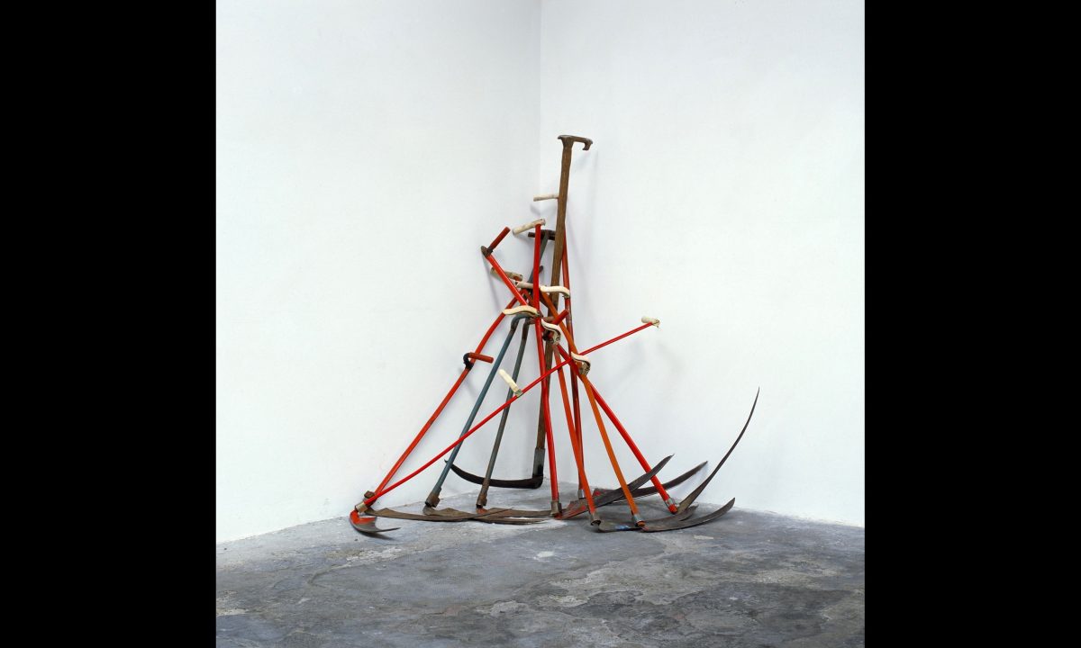 Galleria foto 'Chi ha spaccato i piatti Fornasetti? Intervista all’artista Carlo Dell’Acqua' - foto 2