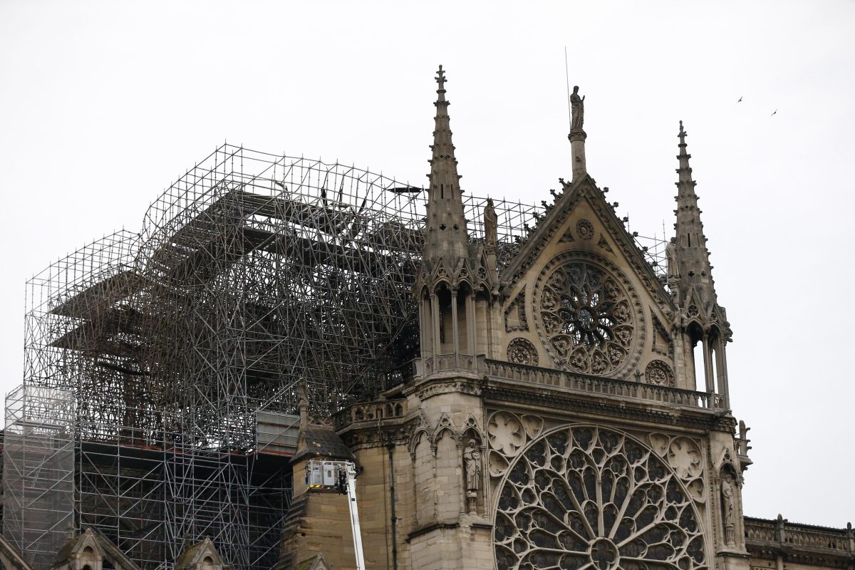 Galleria foto 'Incendio Notre Dame: le ultime news e le cause' - foto 10