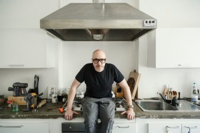 Saturnino: “Ogni oggetto di casa è uno strumento”