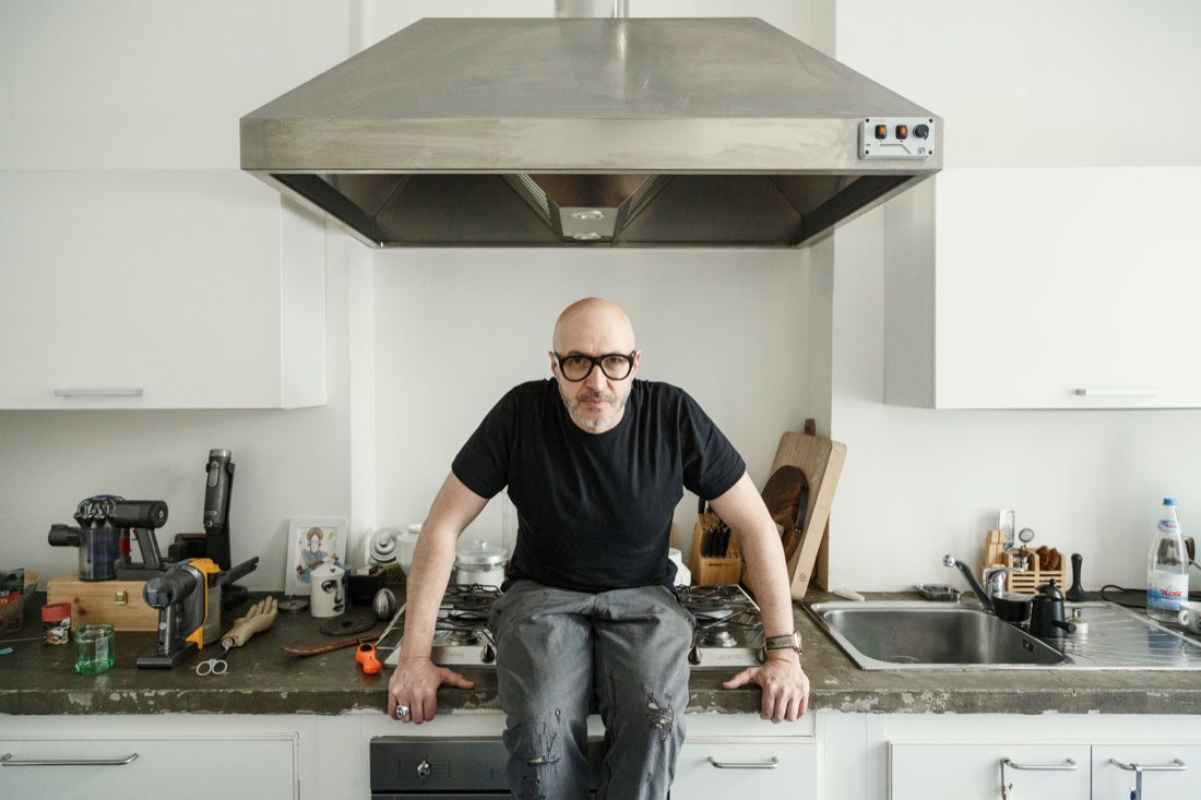 Saturnino: “Ogni oggetto di casa è uno strumento” Saturnino: “Ogni oggetto di casa è uno strumento”