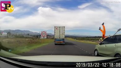 Operaio viene scaraventato in aria da un’auto