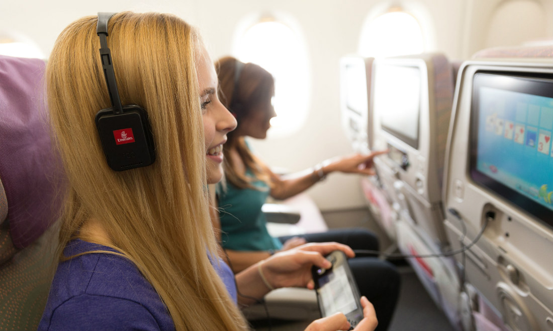 Volo in aereo. Ora la economy ti riempie di coccole Volo in aereo. Ora la economy ti riempie di coccole