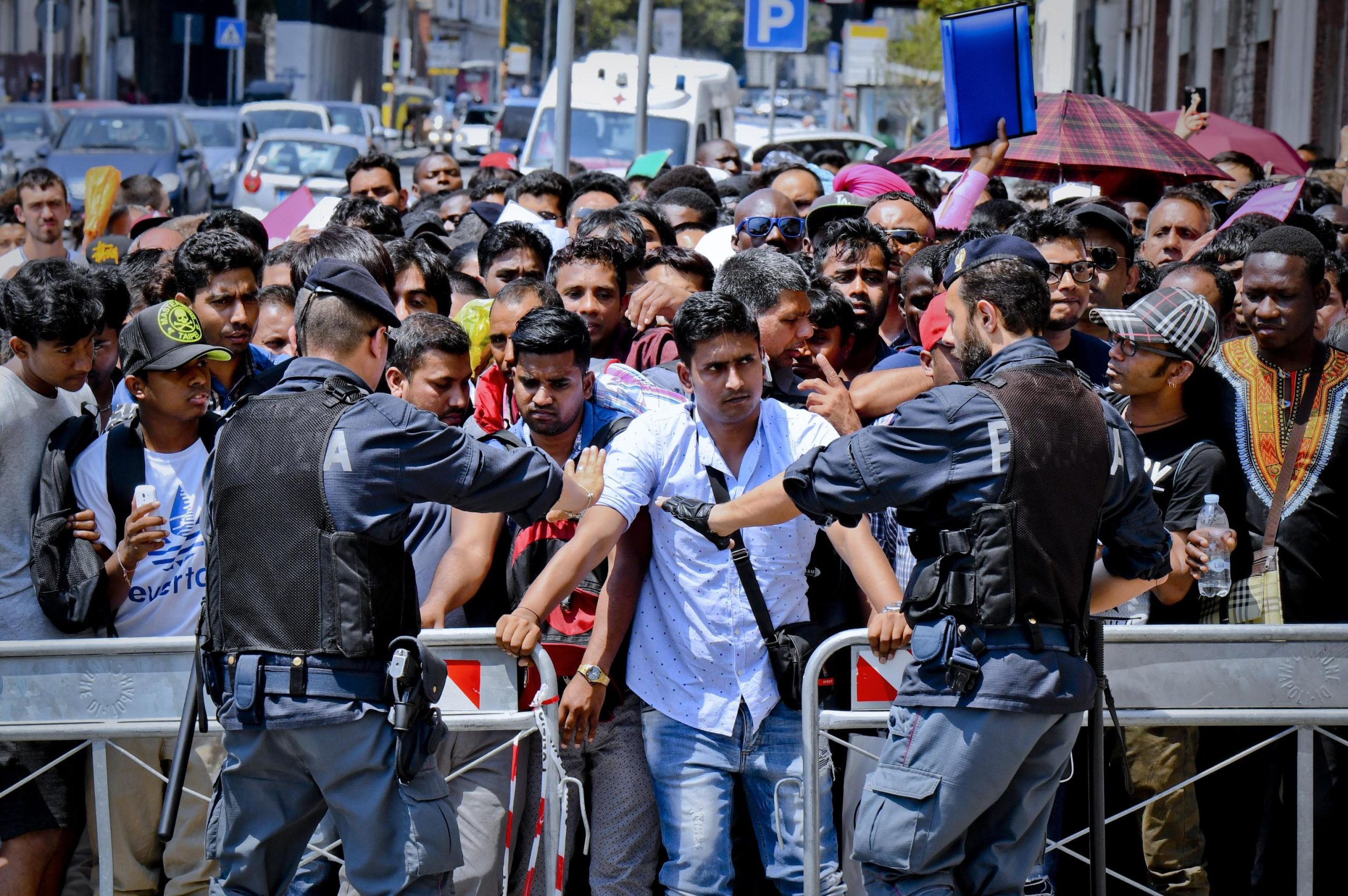 Migranti: la truffa del permesso di soggiorno Migranti: la truffa del permesso di soggiorno