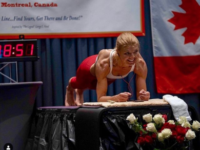 Nuovo Record del mondo di plank: 4 ore e 20 minuti